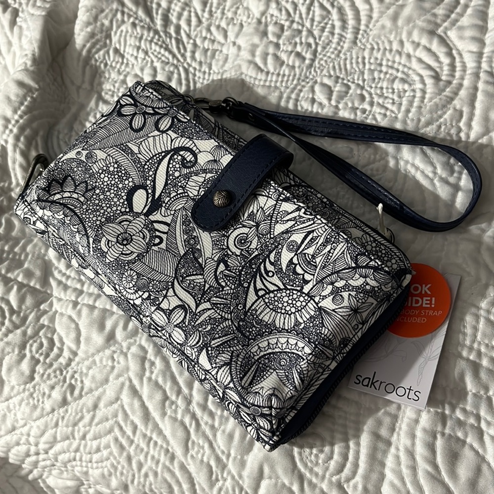 Sakroots Large Smartphone Crossbody. Cotton coated canvas. Navy Spirit Desert.
